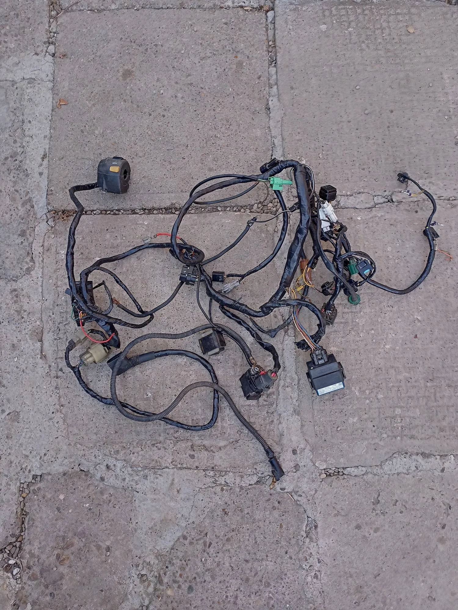 INSTALATIE electrica suzuki gsxr 600 K 1 K 2 K 3 – Bacau, Bacău