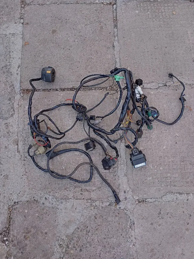 INSTALATIE electrica suzuki gsxr 600 K 1 K 2 K 3 – Bacau, Bacău