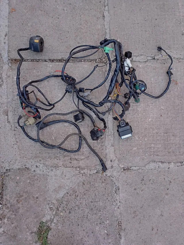 INSTALATIE electrica suzuki gsxr 600 K 1 K 2 K 3 – fotografia 5 din 8