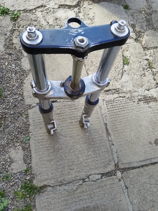 FURCA / JAMBE suzuki gsxr 600 SRAD – fotografia 6 din 8