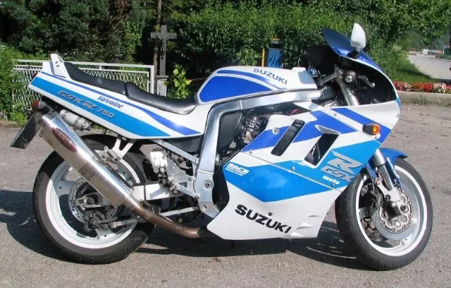 PIESE suzuki gsxr 750 / ulei / lichid – fotografia 5 din 8