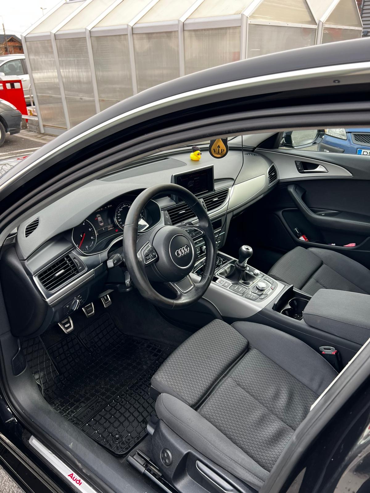 Vând Audi A6C7 anul 2012 – fotografia 5 din 8