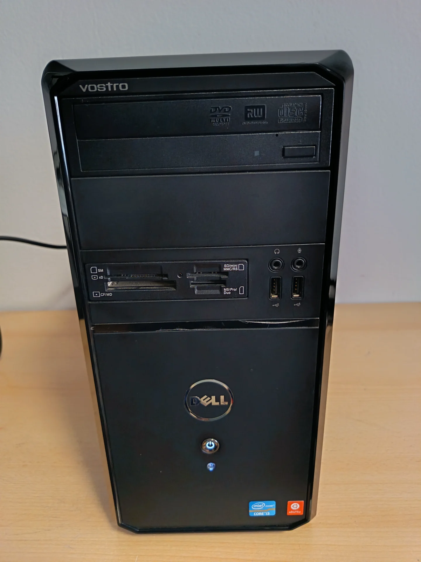 Unitatea PC+ monitor LCD – fotografia 1 din 3