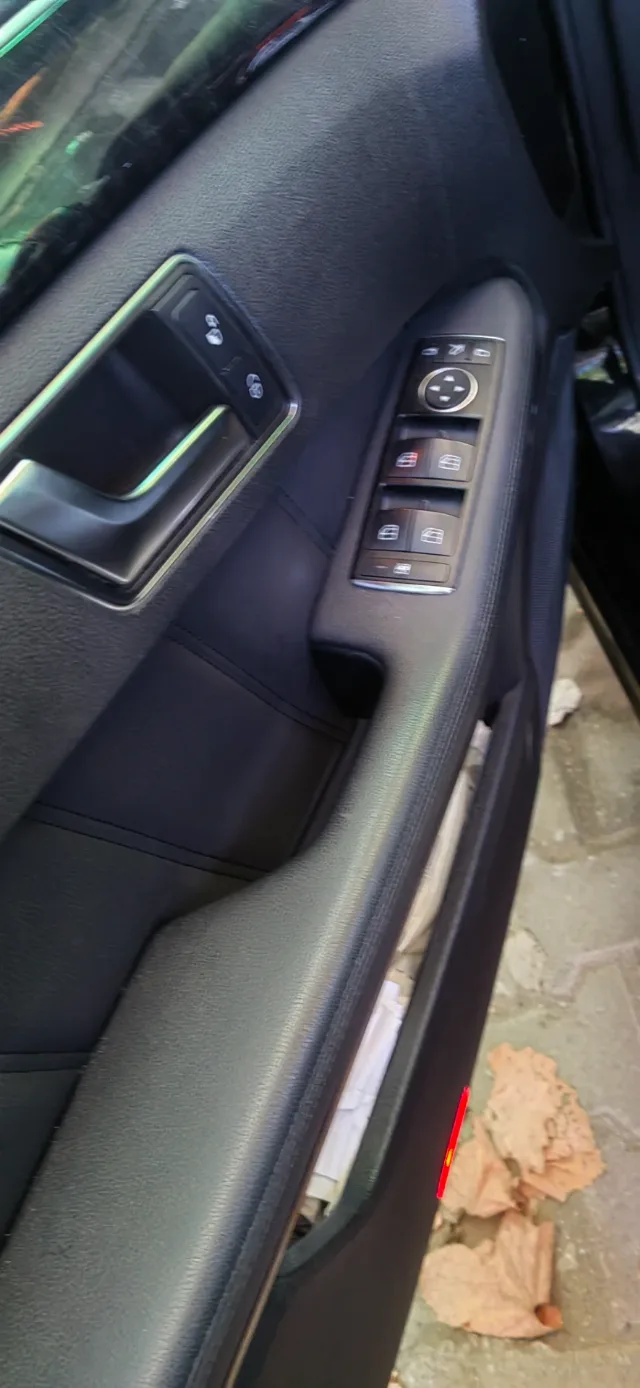 Mercedes w212 hibrid – fotografia 4 din 8