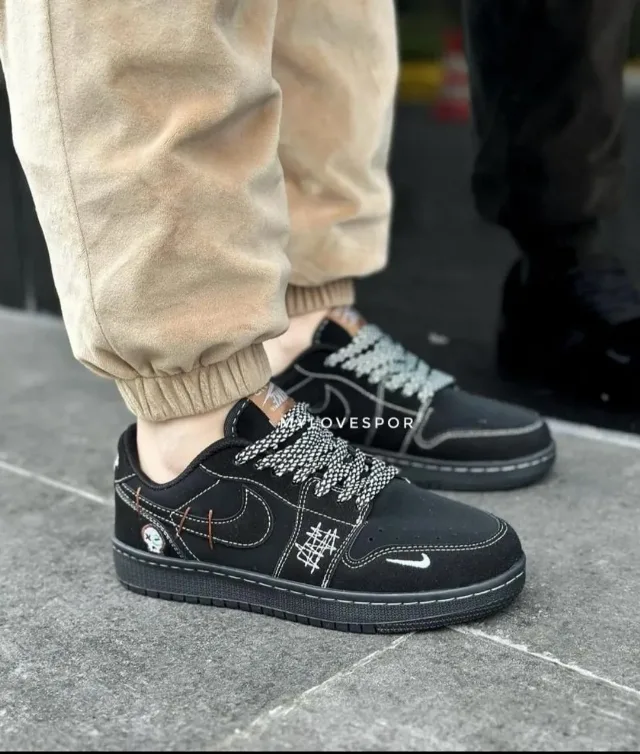 Nike Air Jordan 1 Low WMNS Full Black – fotografia 3 din 3