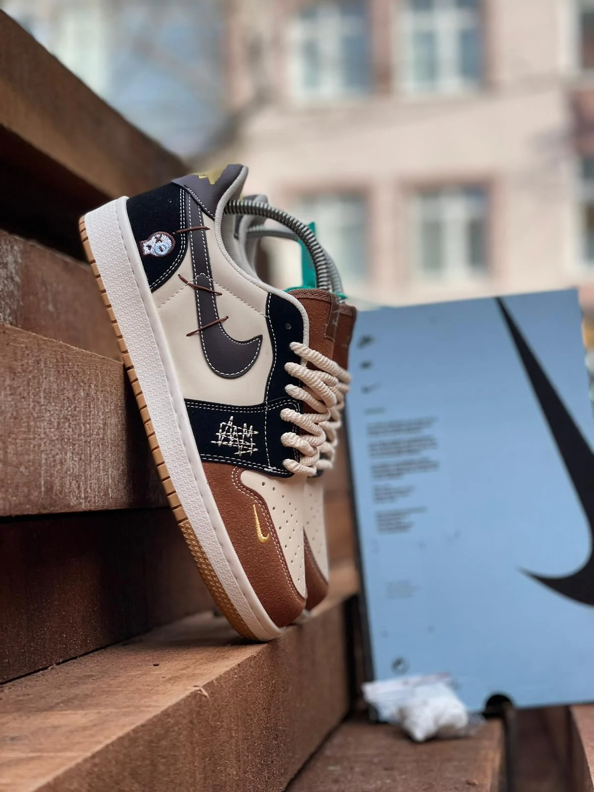 Nike Air Jordan 1 Low WMNS Brown/Cream – fotografia 1 din 8