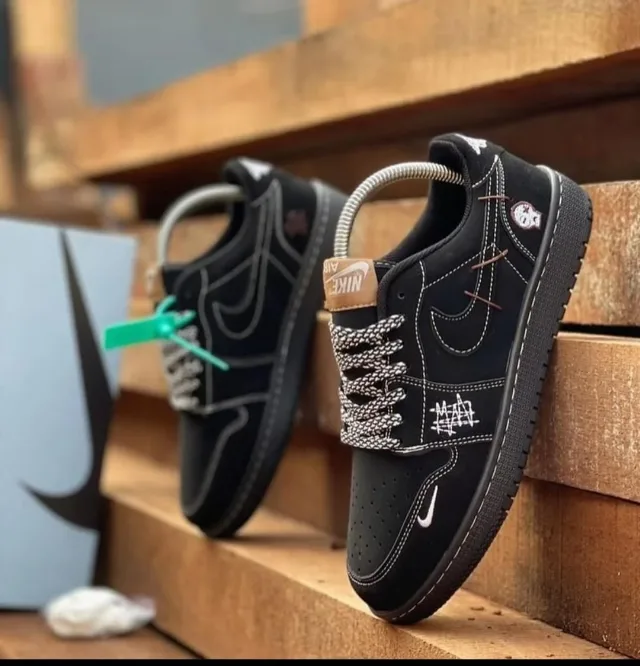 Nike Air Jordan 1 Low WMNS Full Black – fotografia 2 din 3