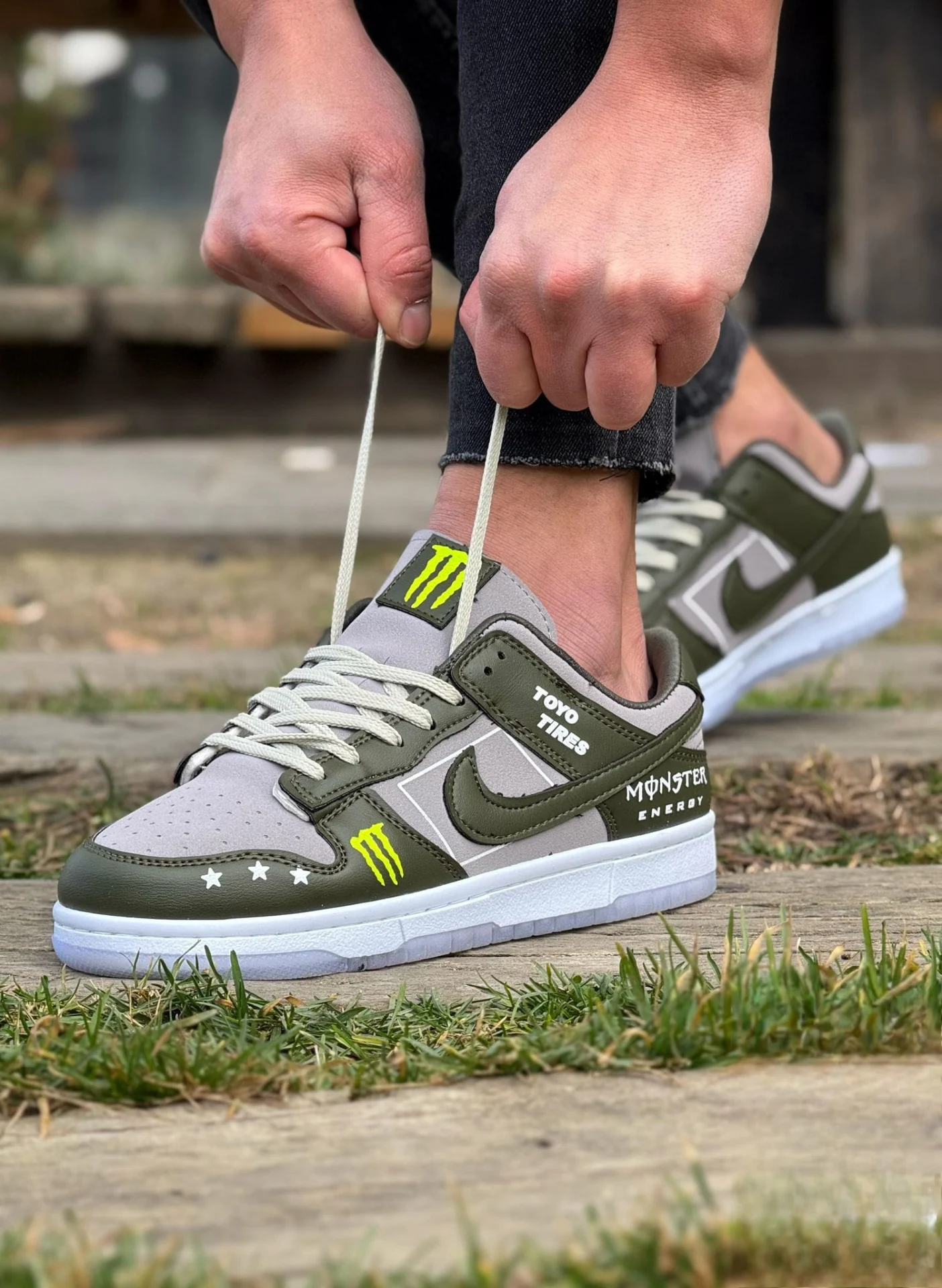 Nike SB Dunk Low Monster – fotografia 1 din 1