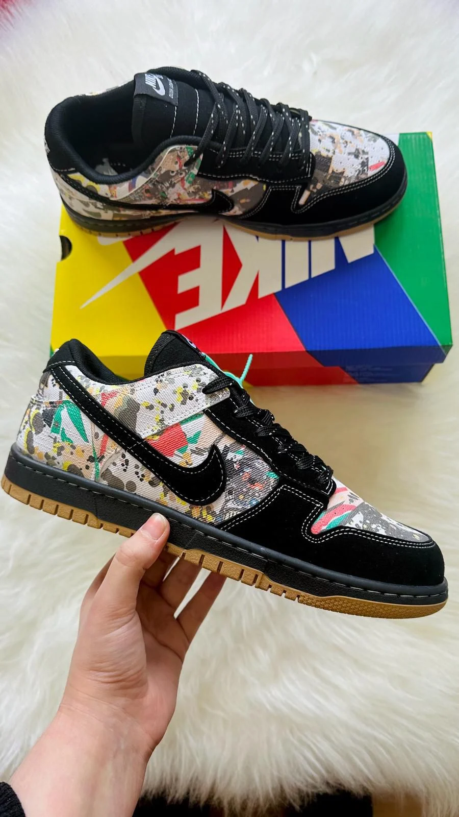 Nike SB Dunk Low Pro Negru/Alb/Multicolor – fotografia 1 din 1