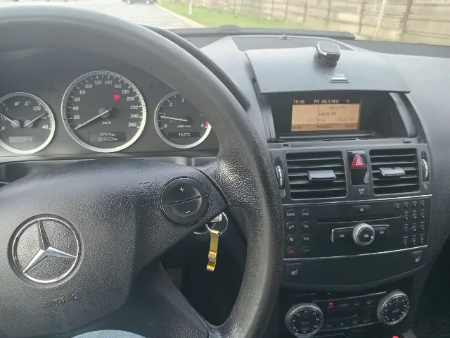Mercedes c200 manual din 2008 – fotografia 8 din 8
