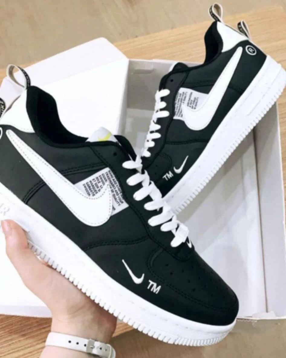Adidasi Nike Air Force negru 183 lei – fotografia 1 din 1