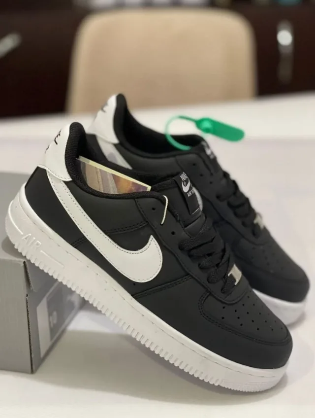 Adidasi Nike Air Force Black & White – Sector 2, București