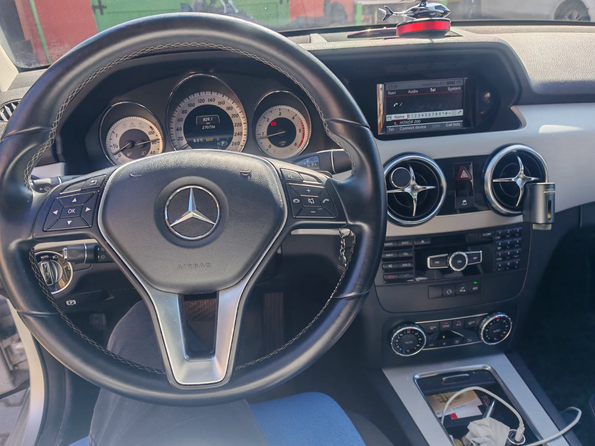 Vând Mercedes GLK – fotografia 5 din 8