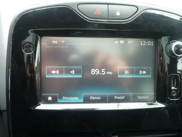 renault clio 4 automata – fotografia 5 din 8