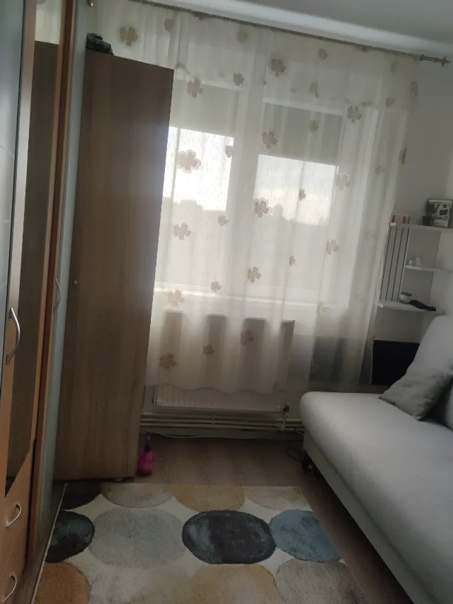 Apartament de vânzare – fotografia 2 din 4