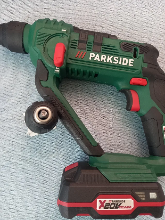 Ciocan rotopercutor Parkside 20 v.acumulatorul separat costâ 70 lei. – fotografia 5 din 5