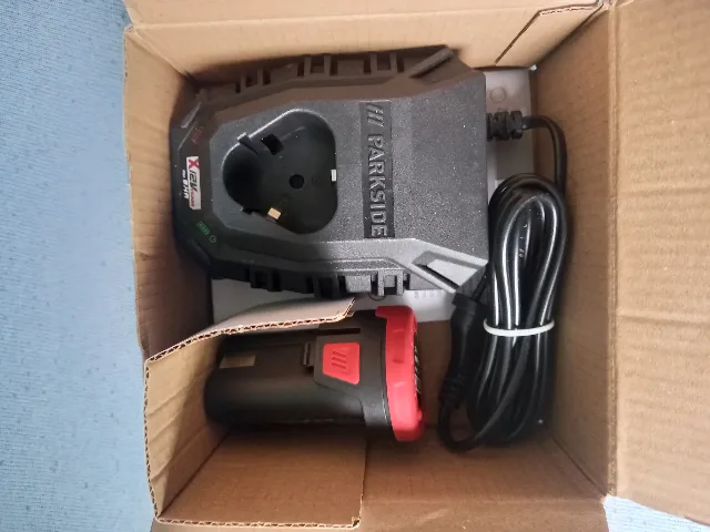 Incarcator performant Parkside : PLGK 12V 50W, cu acumulator PAPK de 2Ah inclus – fotografia 2 din 2