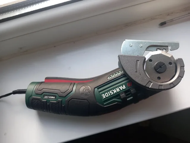 șurubelniță electrică parkside. Multicutter universal cu acumulator – fotografia 7 din 7