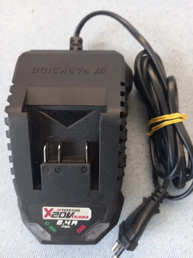 Incarcator acumulator Parkside® 20V 2,4 A PLG 20 C1 – Roman, Neamț