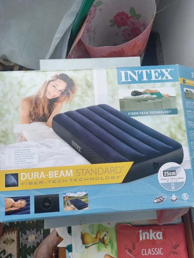 Saltea gonflabila Intex Dura-Beam Classic Downy, 137x191x25cm 95 RON – fotografia 2 din 4