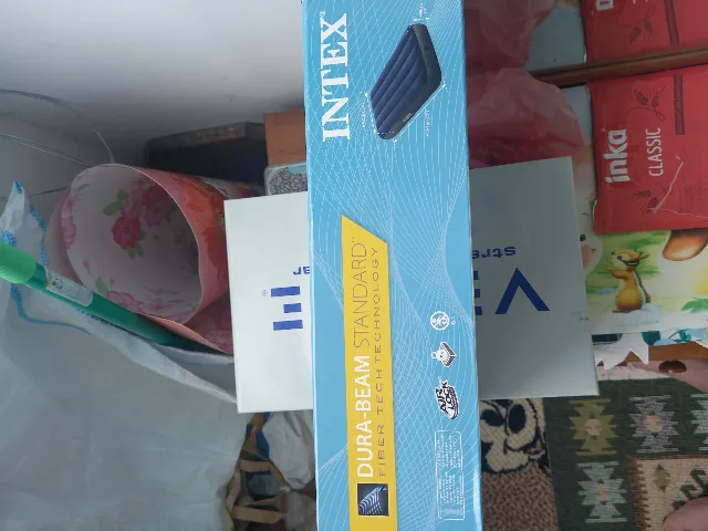Saltea gonflabila Intex Dura-Beam Classic Downy, 137x191x25cm 95 RON – fotografia 3 din 4