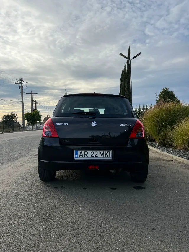 Suzuki Swift 2008 benzină 1.3 înmatriculat – fotografia 4 din 8