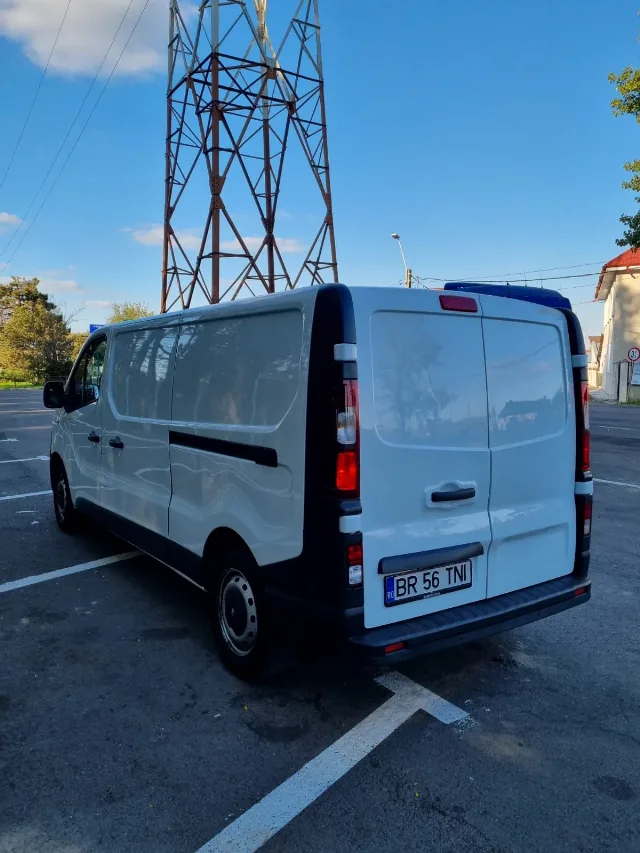 Opel Vivaro 1,6 diesel Biturbo 2019 – fotografia 7 din 8