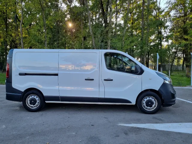 Opel Vivaro 1,6 diesel Biturbo 2019 – fotografia 5 din 8
