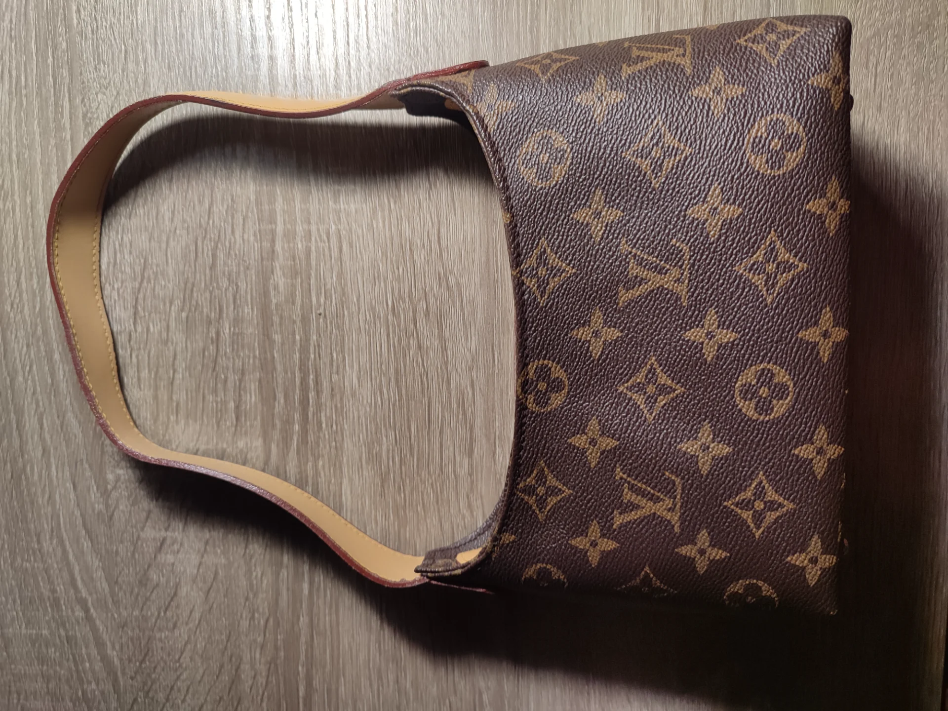 Poșetă mica copie brand Vuiton – fotografia 1 din 7
