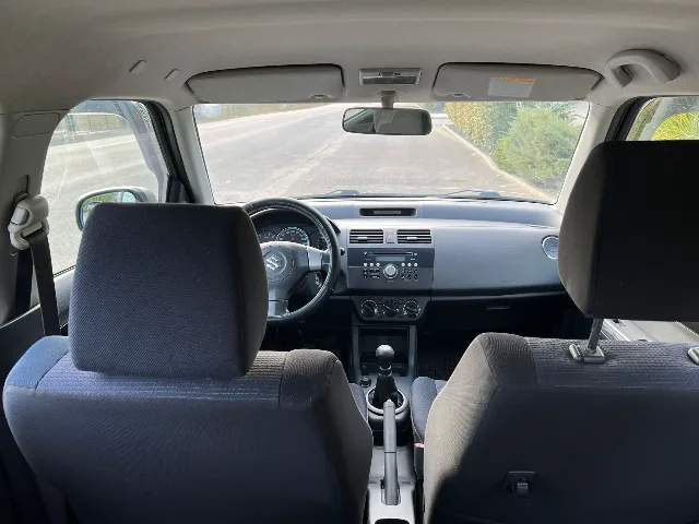 Suzuki Swift 2008 benzină 1.3 înmatriculat – fotografia 6 din 8