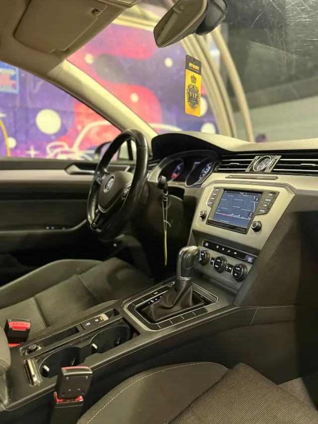 Vw b8 an 2016 motor 1.6 cutie automata . Geamuri electrice – fotografia 4 din 6
