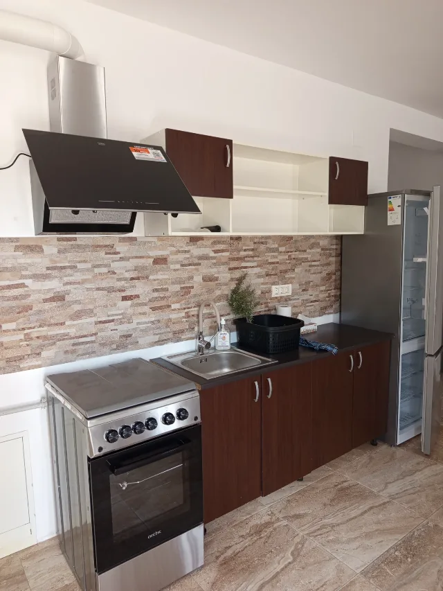 Proprietar închiriez apartament – fotografia 3 din 8