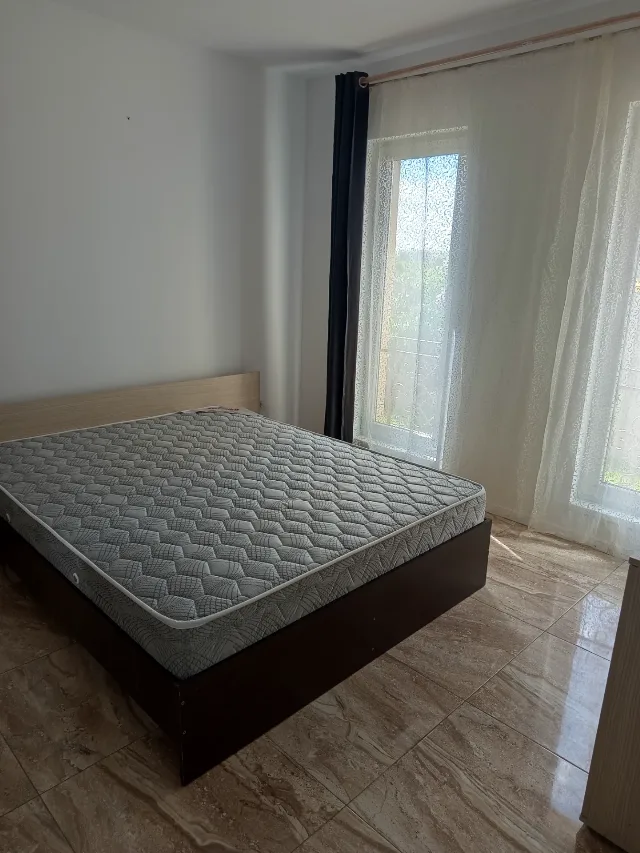 Proprietar închiriez apartament – fotografia 6 din 8