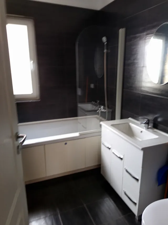 Proprietar închiriez apartament – fotografia 5 din 8