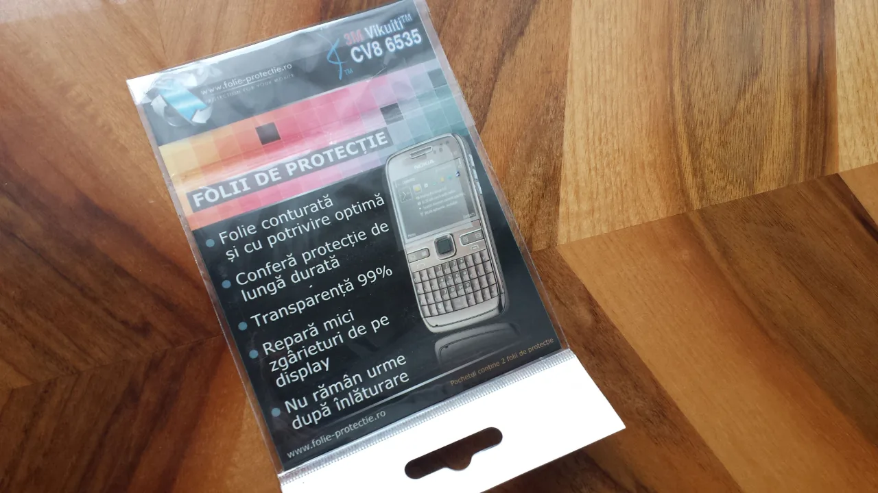 Folie protectie Nokia E5-00,noua,pachet sigilat – fotografia 1 din 4