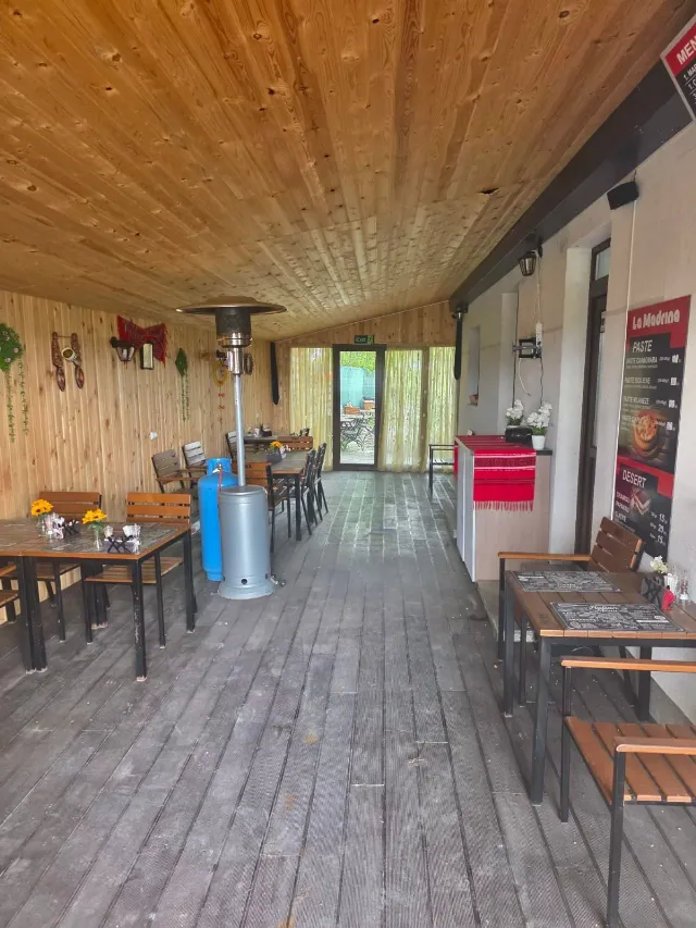 Spatiu comercial si teren – fotografia 3 din 7