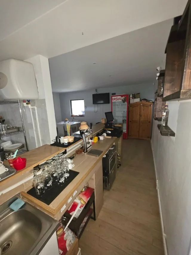 Spatiu comercial si teren – fotografia 6 din 7