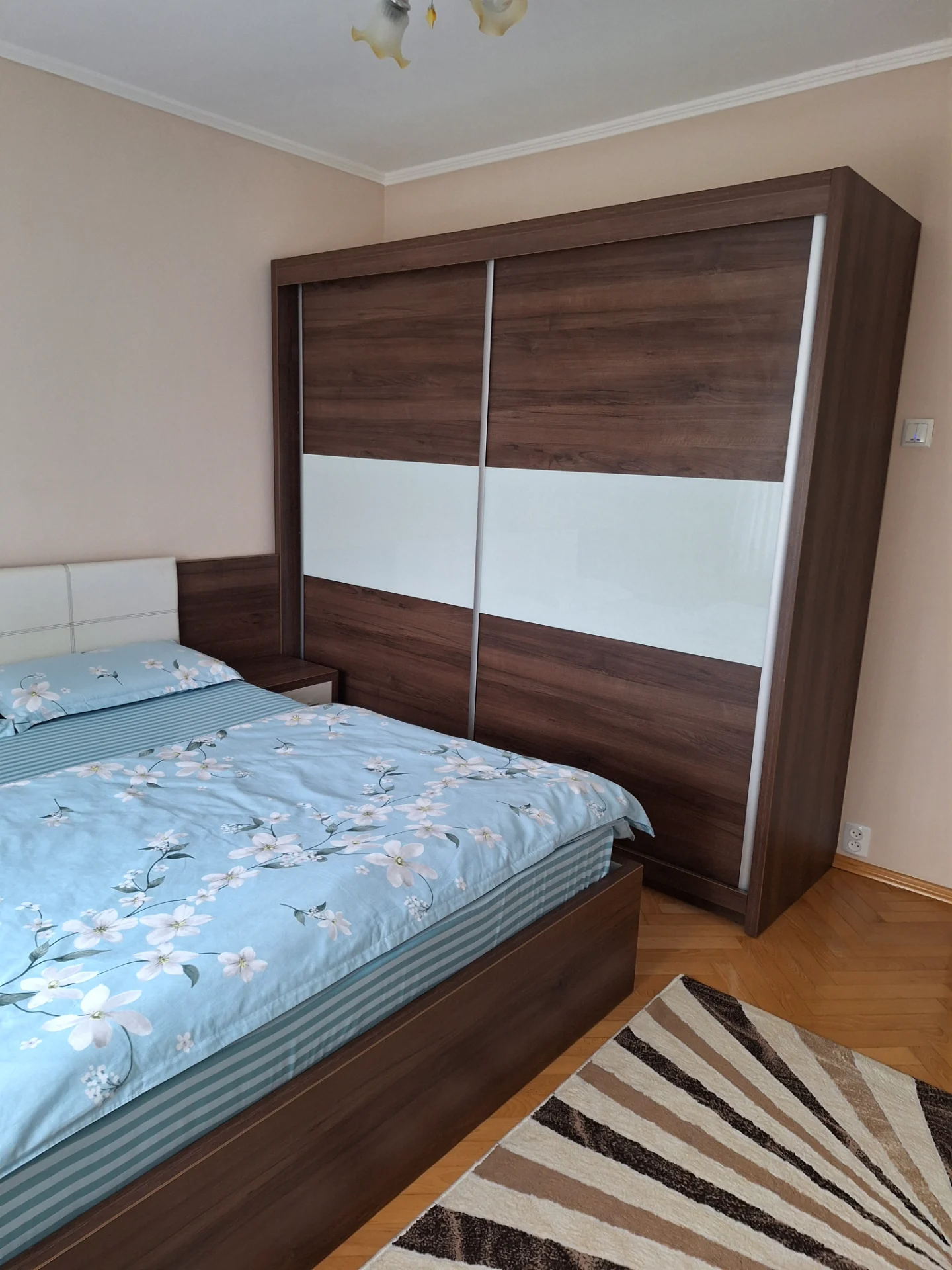 Proprietar vand apartament 2 camere tip Pb mare – fotografia 1 din 8