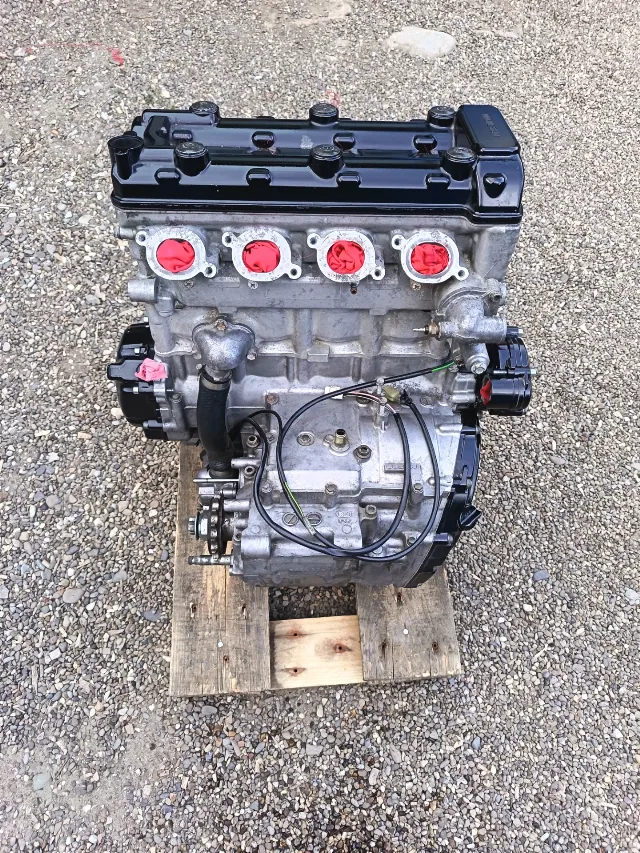 MOTOR suzuki / gsxr / 600 / SRAD – fotografia 3 din 8