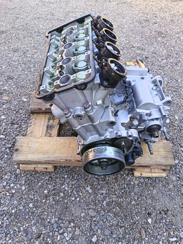 MOTOR kawasaki zxr 600 – fotografia 2 din 8