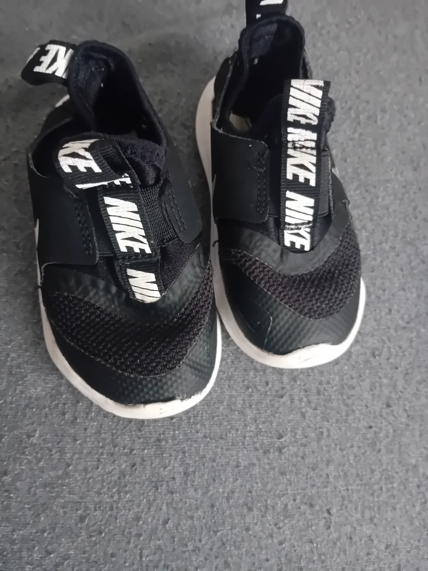 Nike adidasi marimea 22 – fotografia 1 din 4