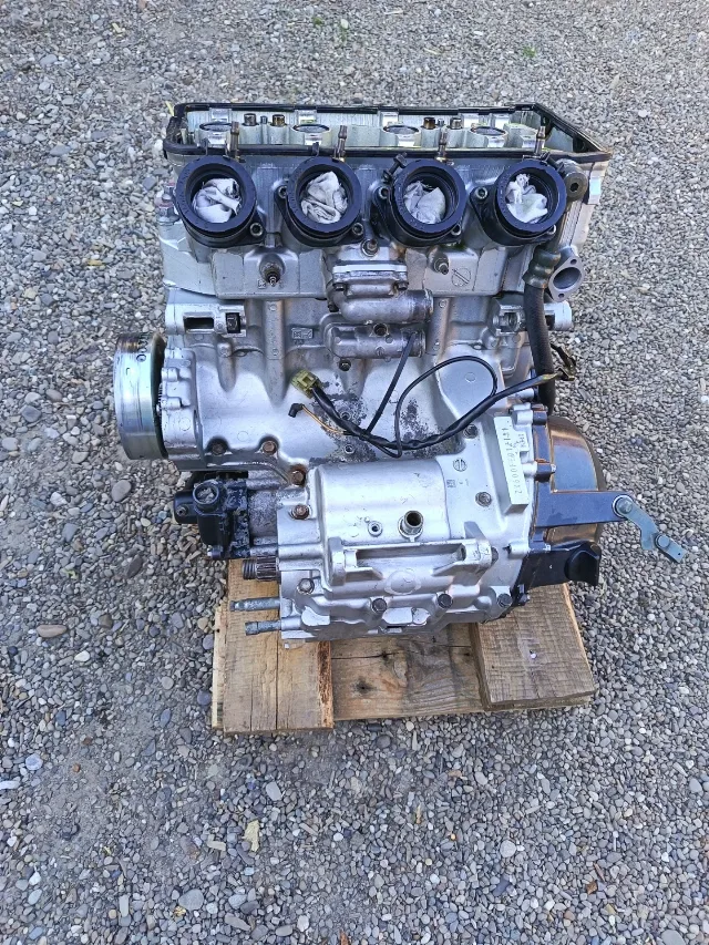 MOTOR kawasaki zxr 600 – fotografia 3 din 8
