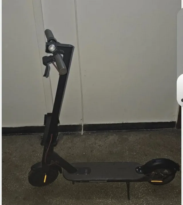 Trotinetă electrică,pliabila- Xiaomi M365 – stare bună – fotografia 5 din 5