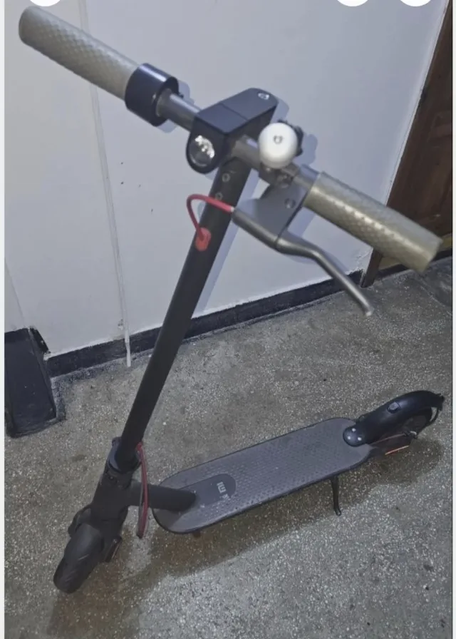 Trotinetă electrică,pliabila- Xiaomi M365 – stare bună – fotografia 1 din 5