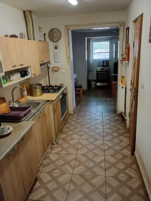 Vând 1/2 casă în Târgu Ocna aproape de gara și de centrul oraslui – fotografia 7 din 8