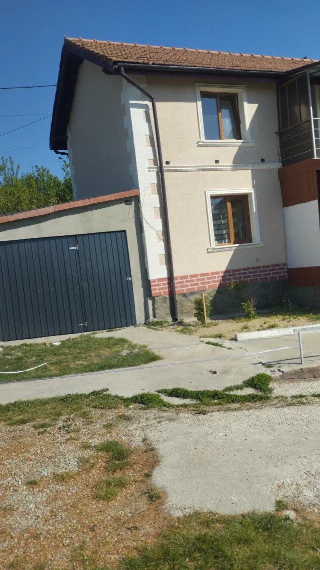 Finisaje modific culoare pe decorativ .cu vopsea și suflat cu pompa înfoliat tot giamuri jgiab" etc"și interioare glet de șlefuit cu girafa – fotografia 4 din 8