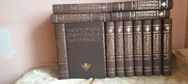 Enciclopedia Britannica și Dicționarul Universal Ilustrat al Limbii Române – Sector 5, București