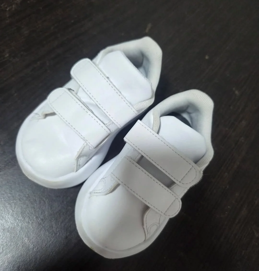 Adidași Adidas marimea 23 – fotografia 1 din 1
