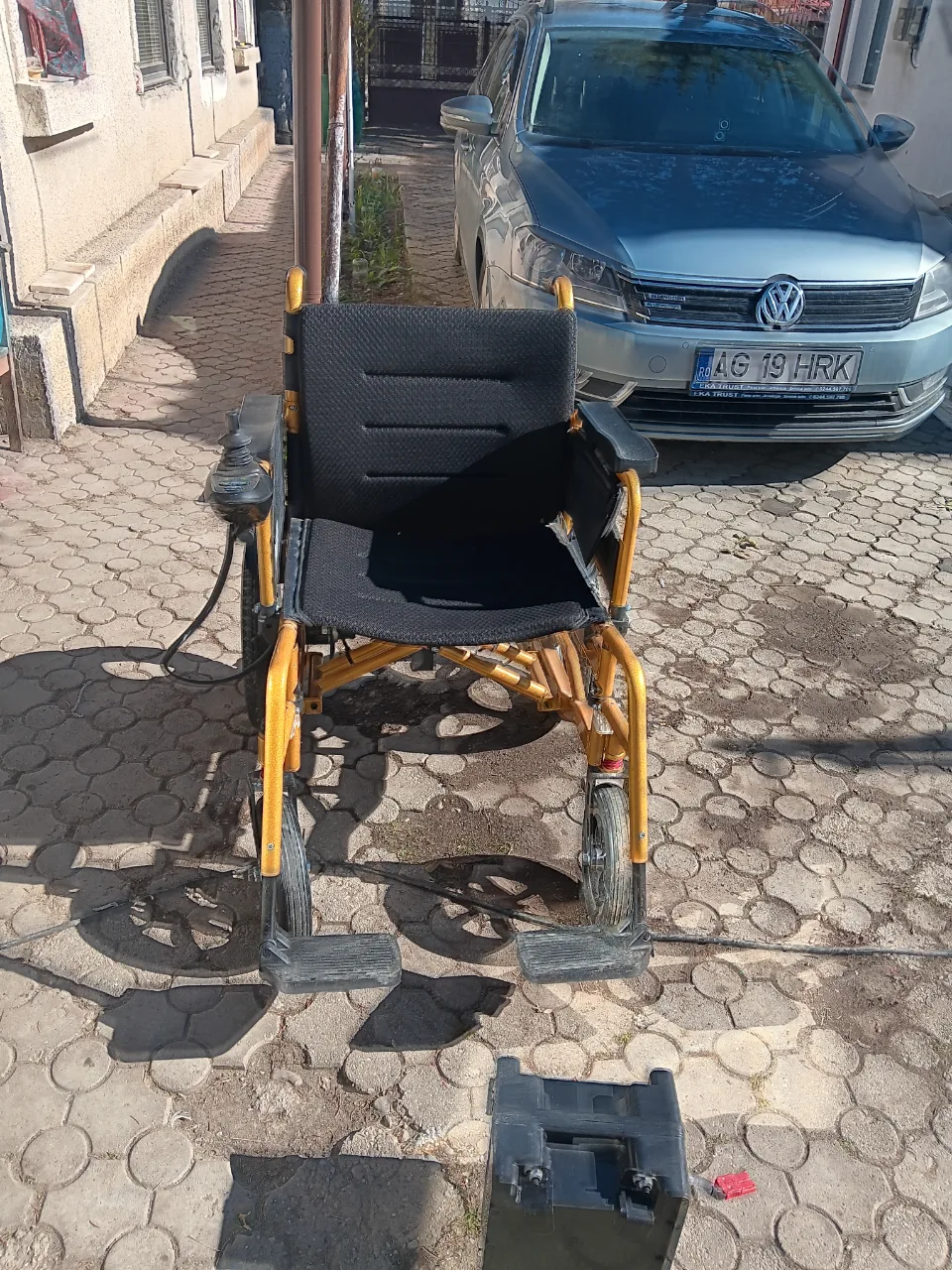 Carut electric persoane handicap – fotografia 3 din 4