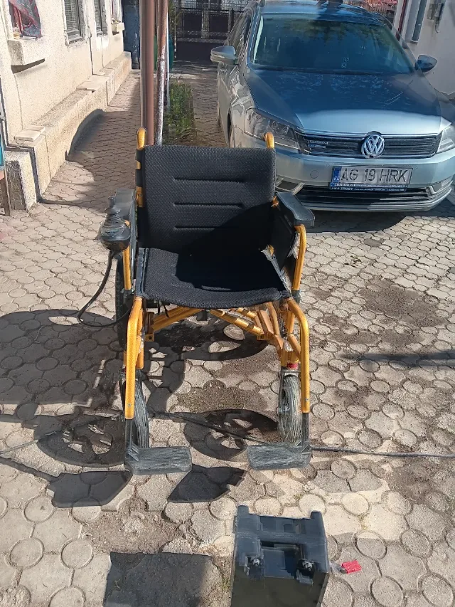 Carut electric persoane handicap – fotografia 3 din 4